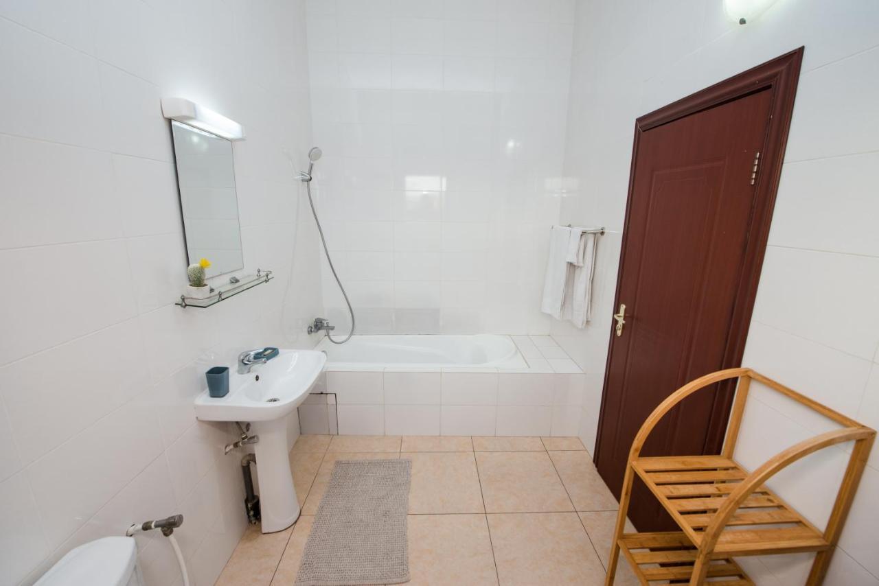 Appartement Charmant et Lumineux Pointe Noire Extérieur photo